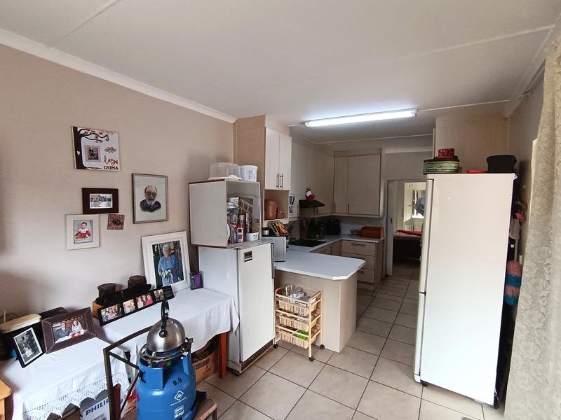 4 Bedroom Property for Sale in Bothasig Western Cape